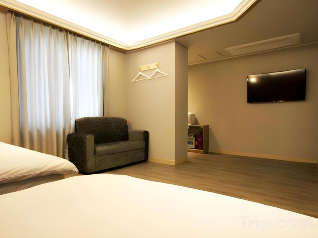 Jeju Sejong Hotel Exterior photo