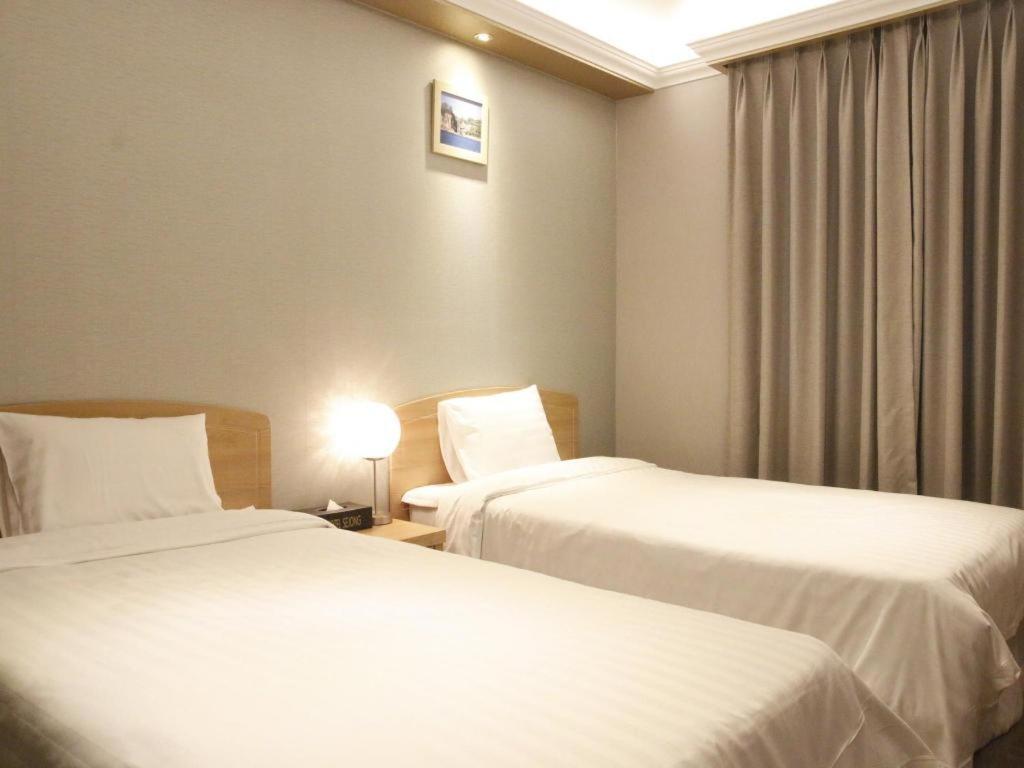 Jeju Sejong Hotel Exterior photo