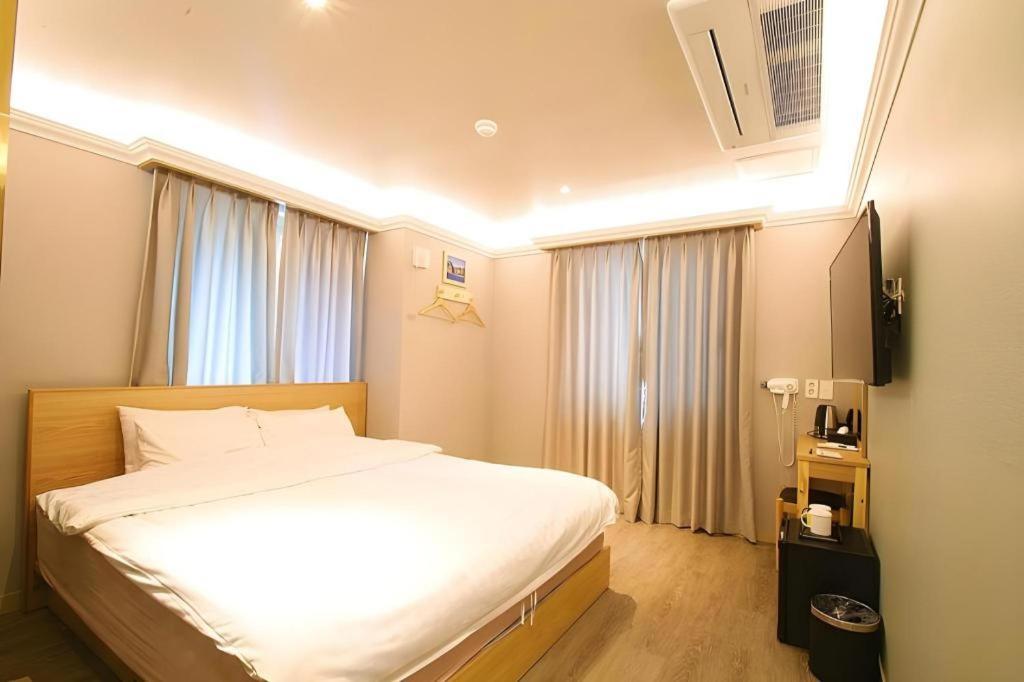 Jeju Sejong Hotel Exterior photo